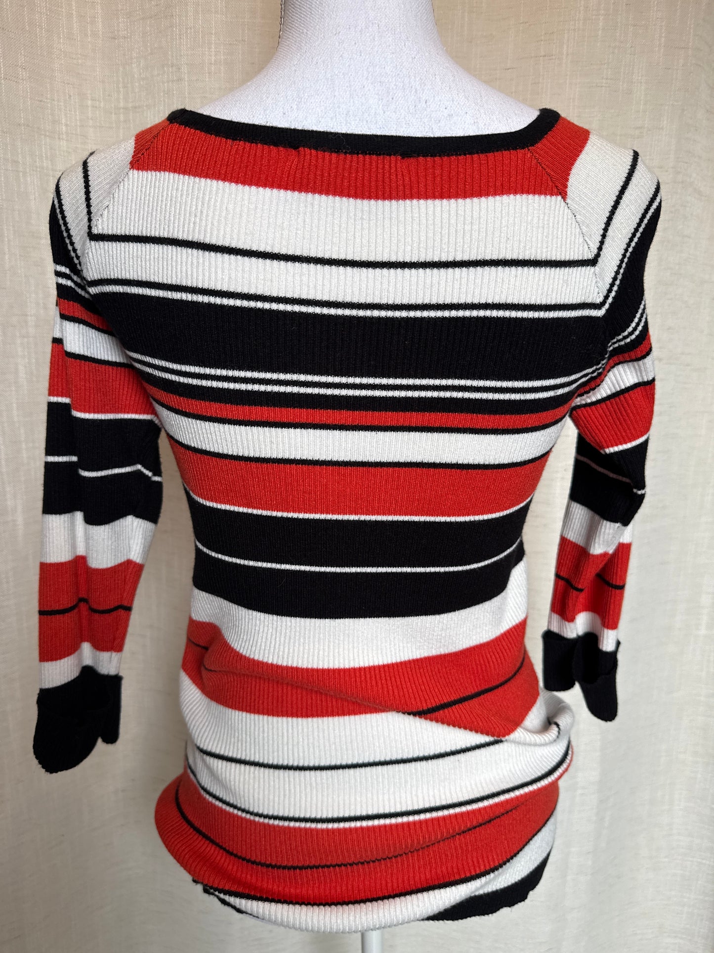 Pull JACQUELINE RIU