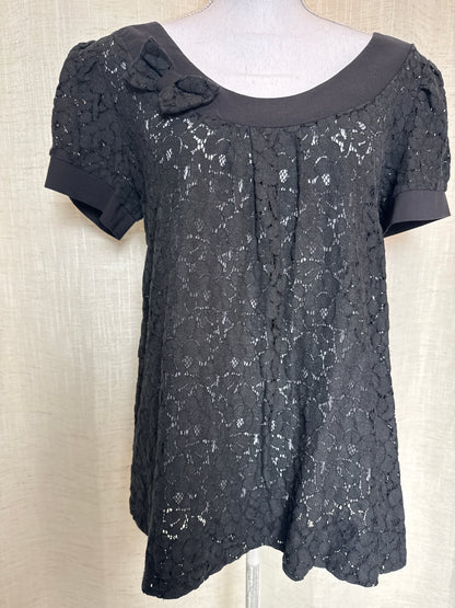 Top LA MODE EST À VOUS