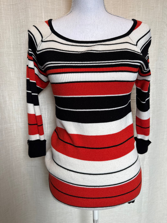 Pull JACQUELINE RIU